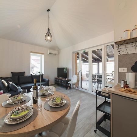 Apartment Fiora Kaštela Kültér fotó