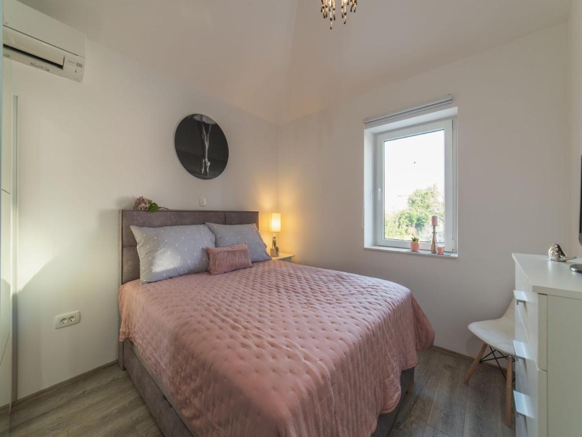Apartment Fiora Kaštela Kültér fotó