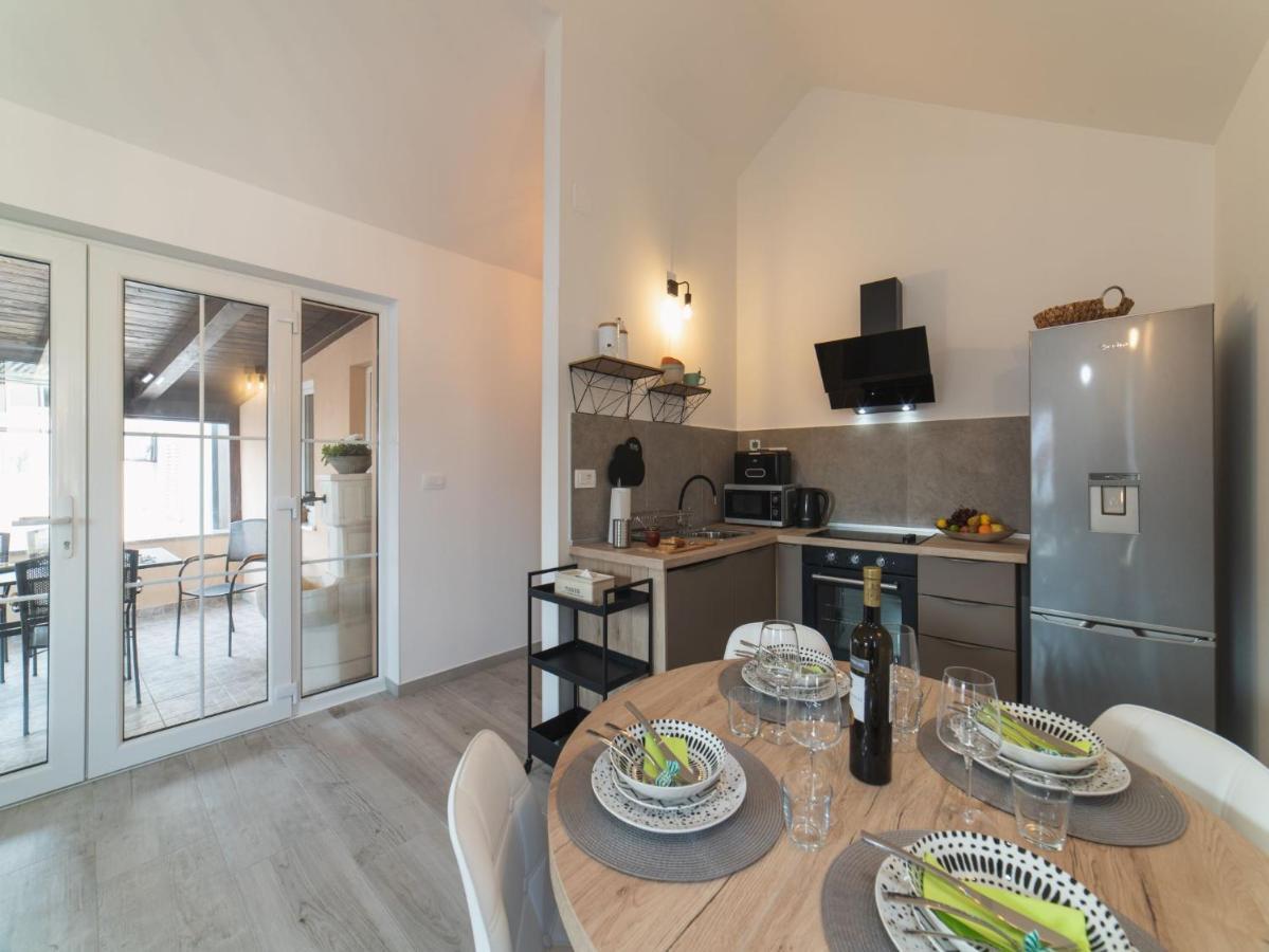 Apartment Fiora Kaštela Kültér fotó