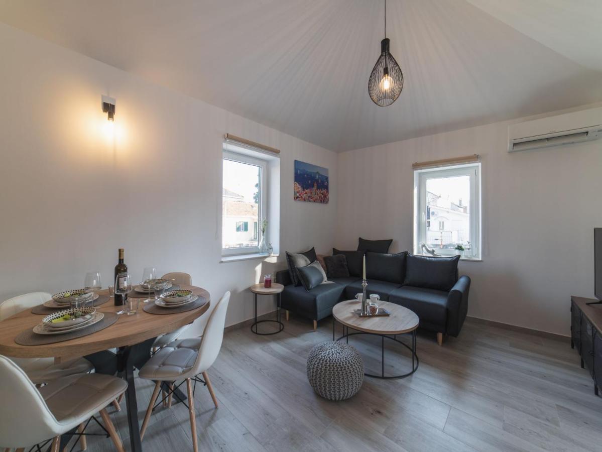 Apartment Fiora Kaštela Kültér fotó
