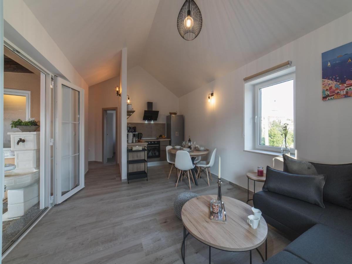Apartment Fiora Kaštela Kültér fotó