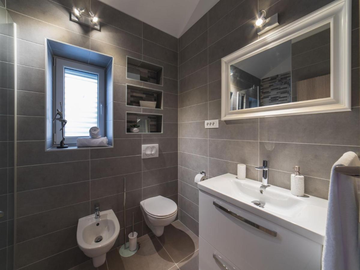 Apartment Fiora Kaštela Kültér fotó